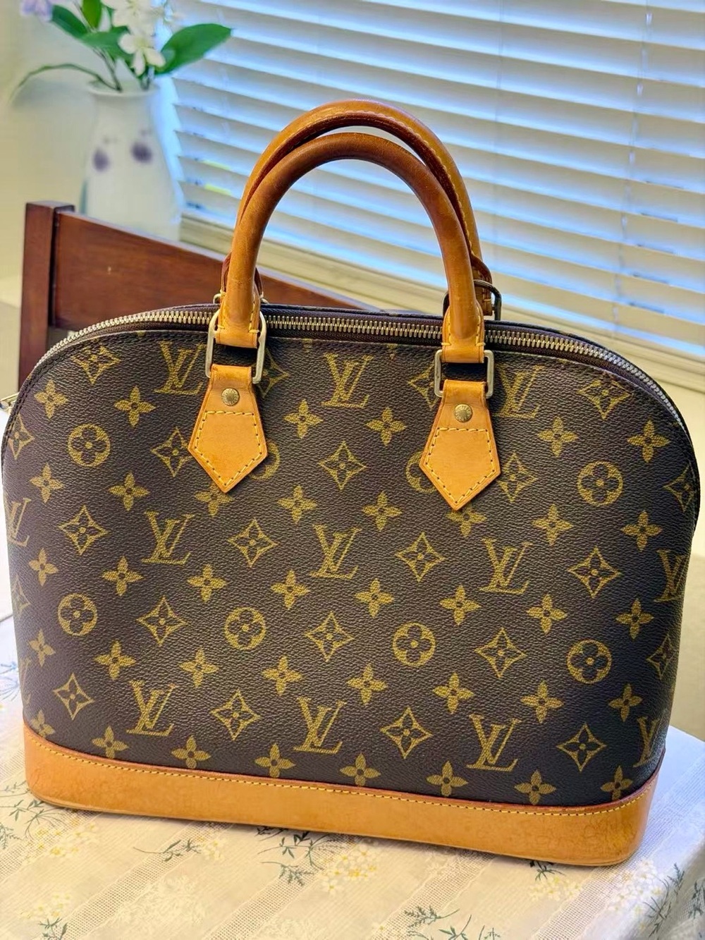 Authentic Louis Vuitton Alma PM handbag